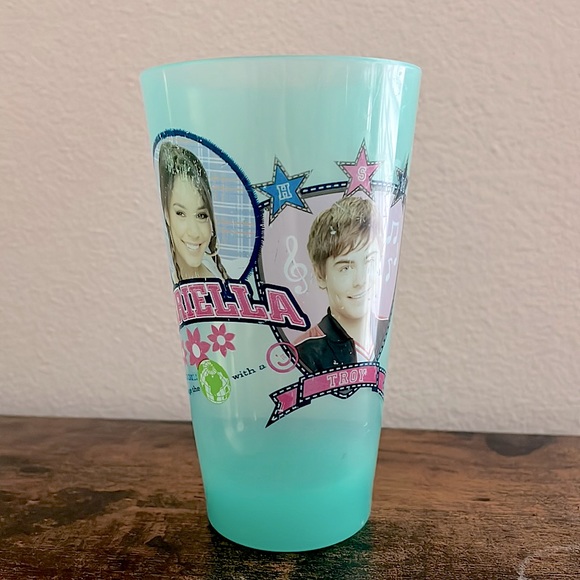 Rare High School Musical Cup - Picture 1 of 10